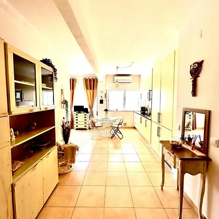 T1 Na 1 Linha Da Da Rocha Apartmán *
