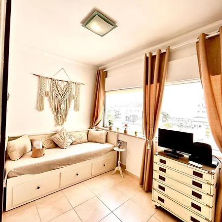 T1 Na 1 Linha Da Da Rocha Apartmán *